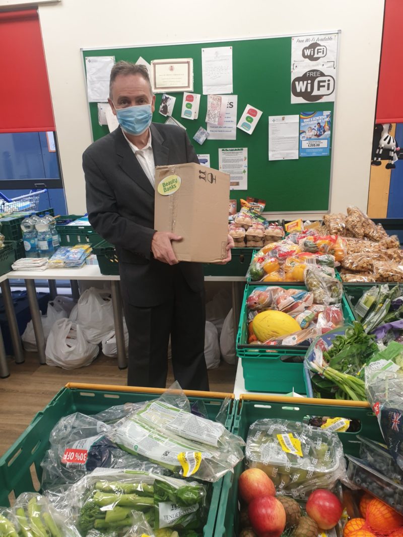 Nick Smith MP delivering items to Sirhowy foodshare